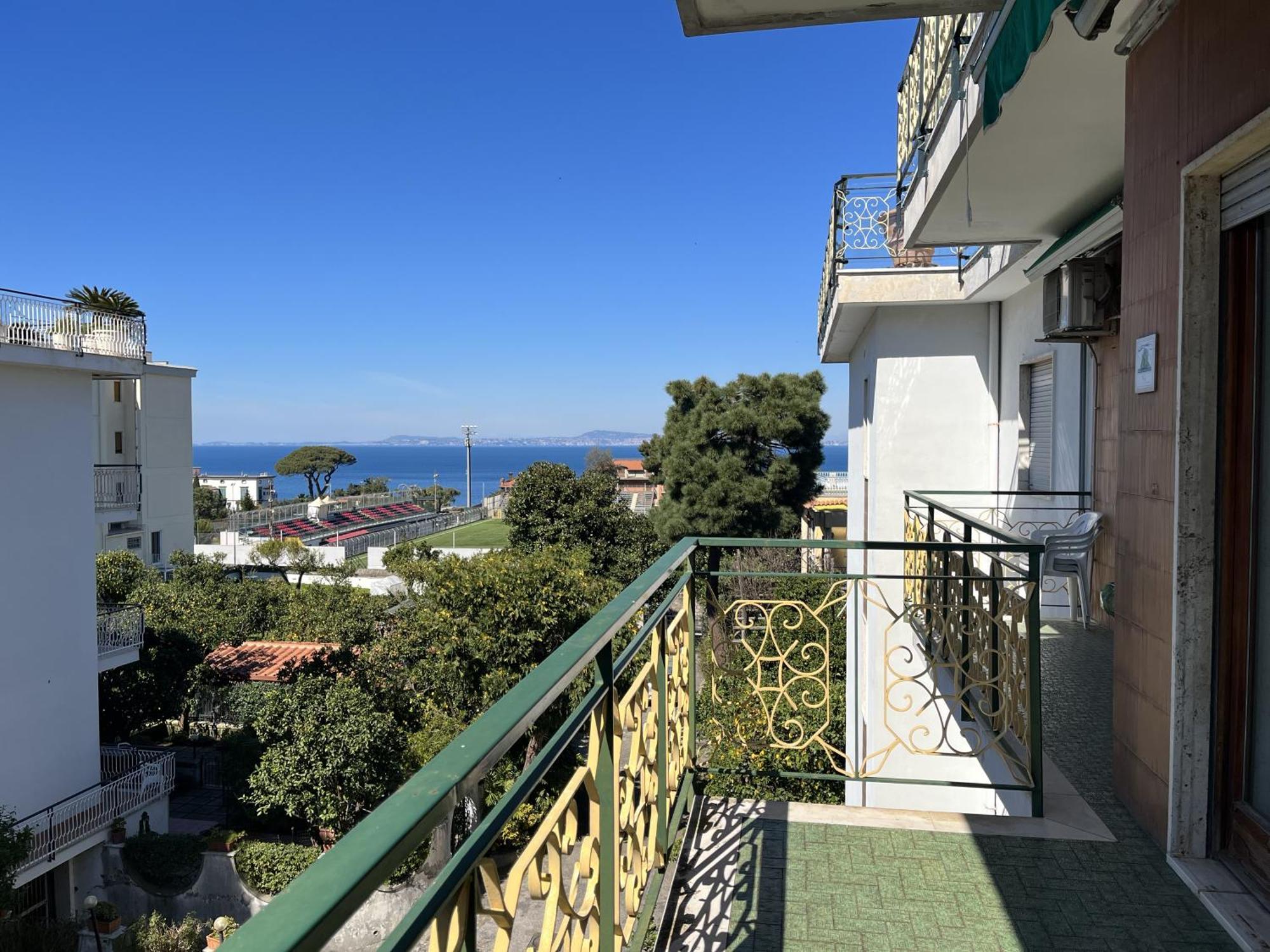 Bright 3 Bedrooms With Seaview Balcony * Península Sorrentina